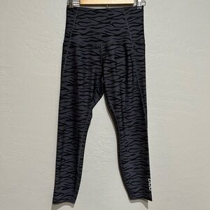 Lorna Jane Dark Gray and Black Tiger Stripe Animal Print Leggings, Medium